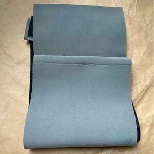 Grey Waist trainer exercise